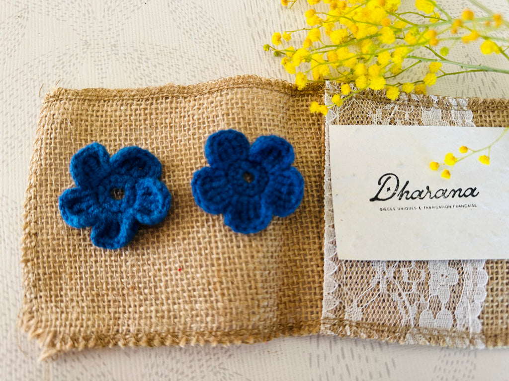 Couvre boutonnière fleurs crochet