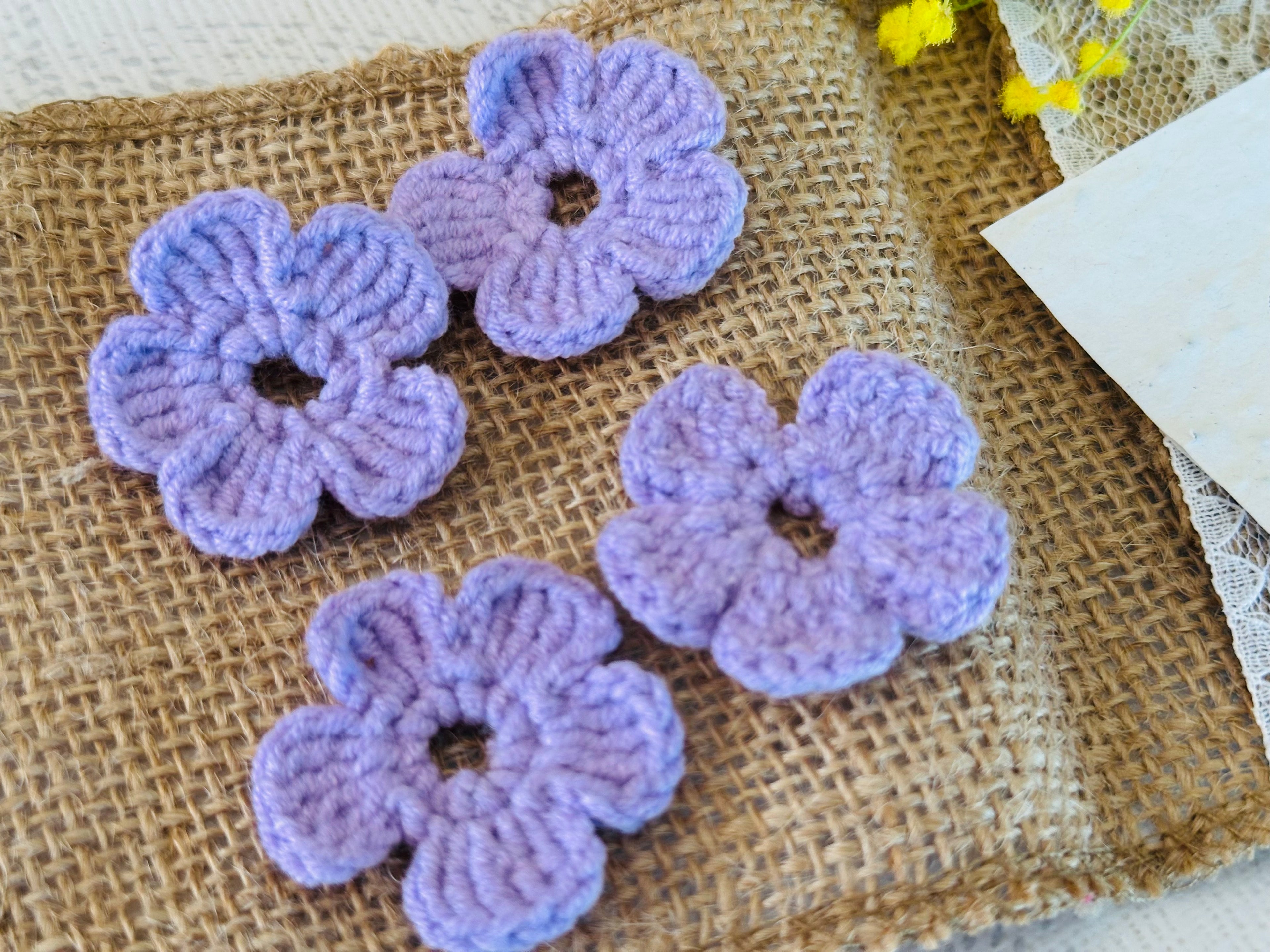 Couvre boutonnière fleurs crochet