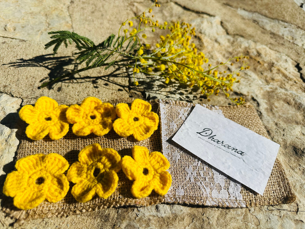 Couvre boutonnière fleurs crochet