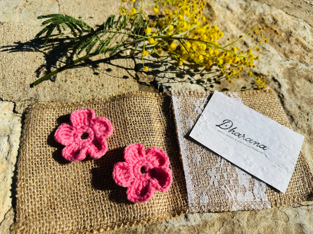 Couvre boutonnière fleurs crochet