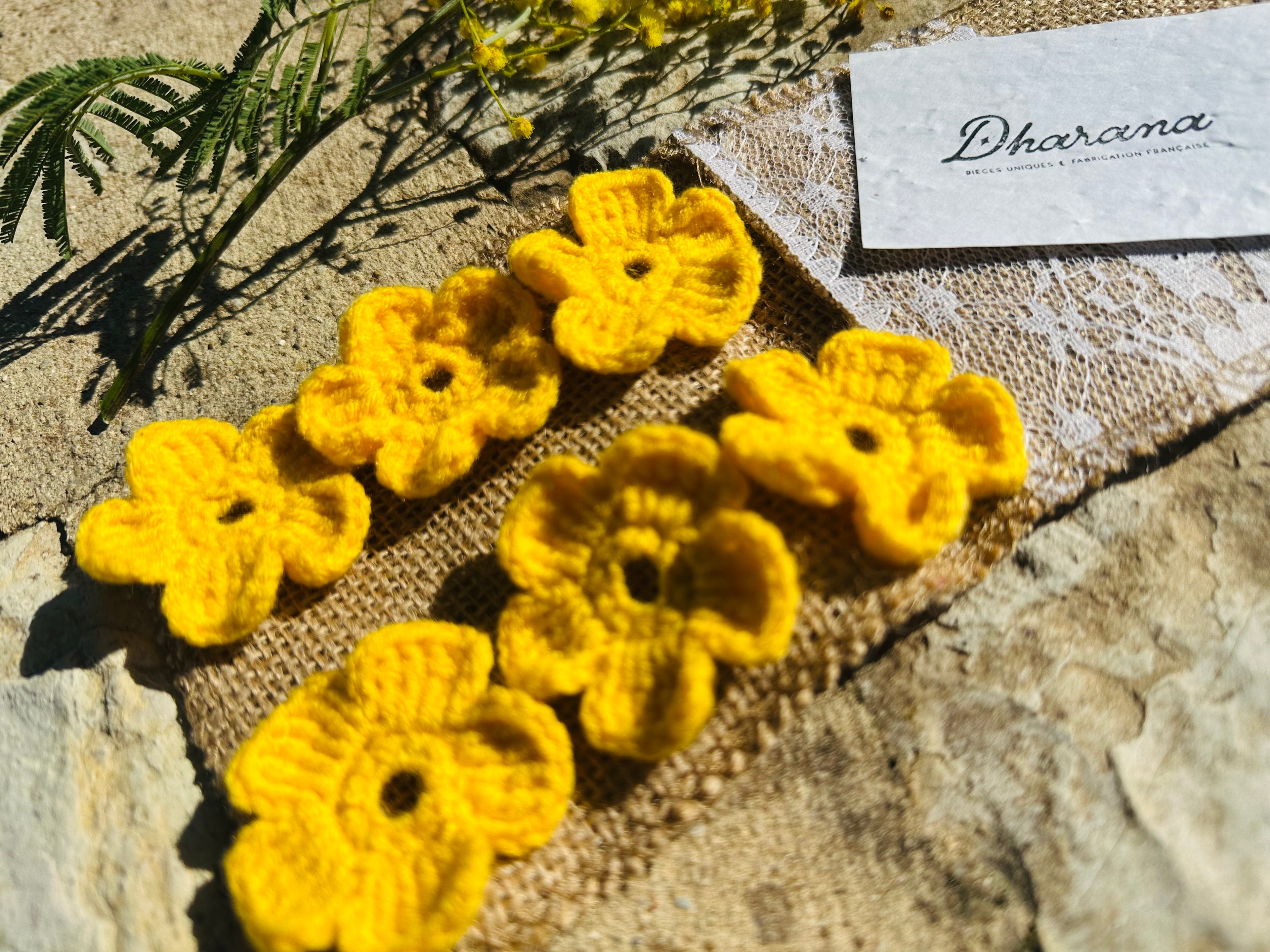 Couvre boutonnière fleurs crochet