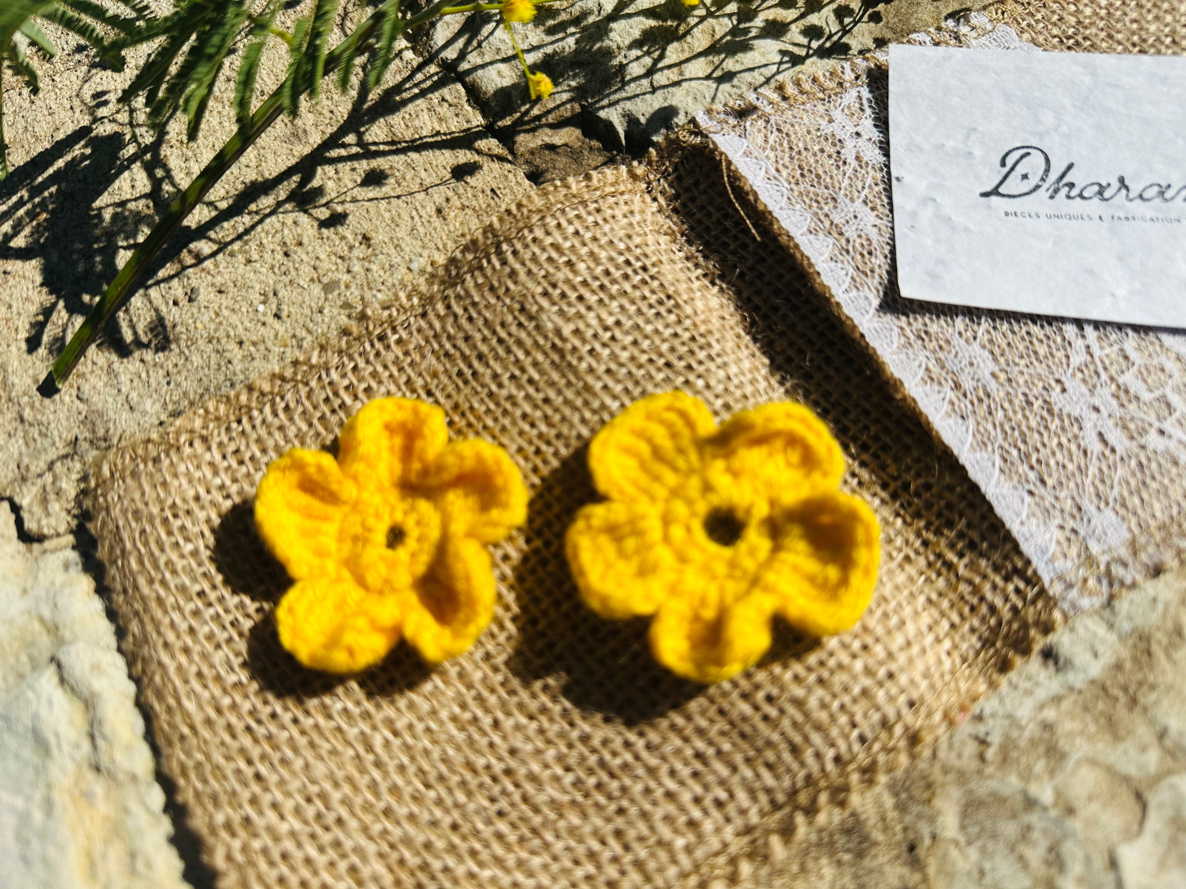 Couvre boutonnière fleurs crochet