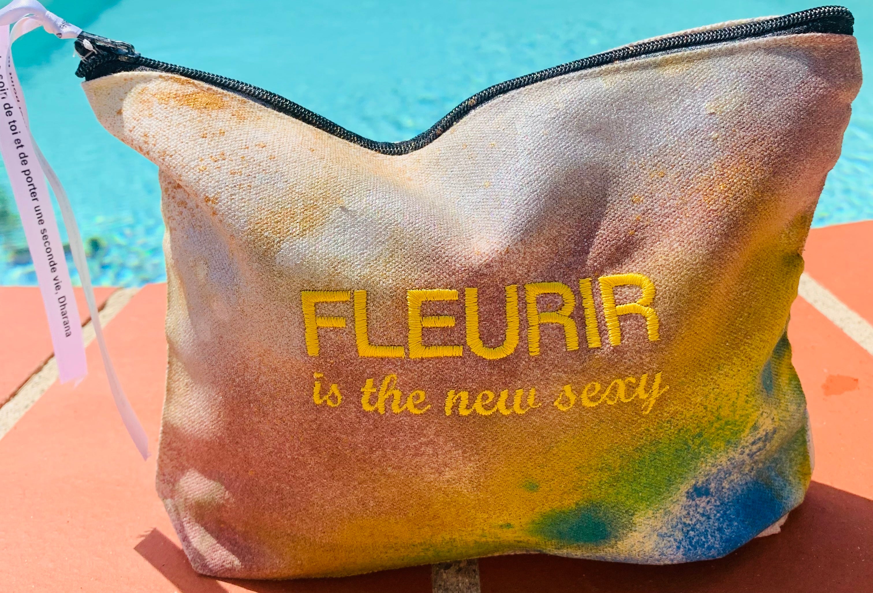 Pochette 12-Fleurir is the new sexy-