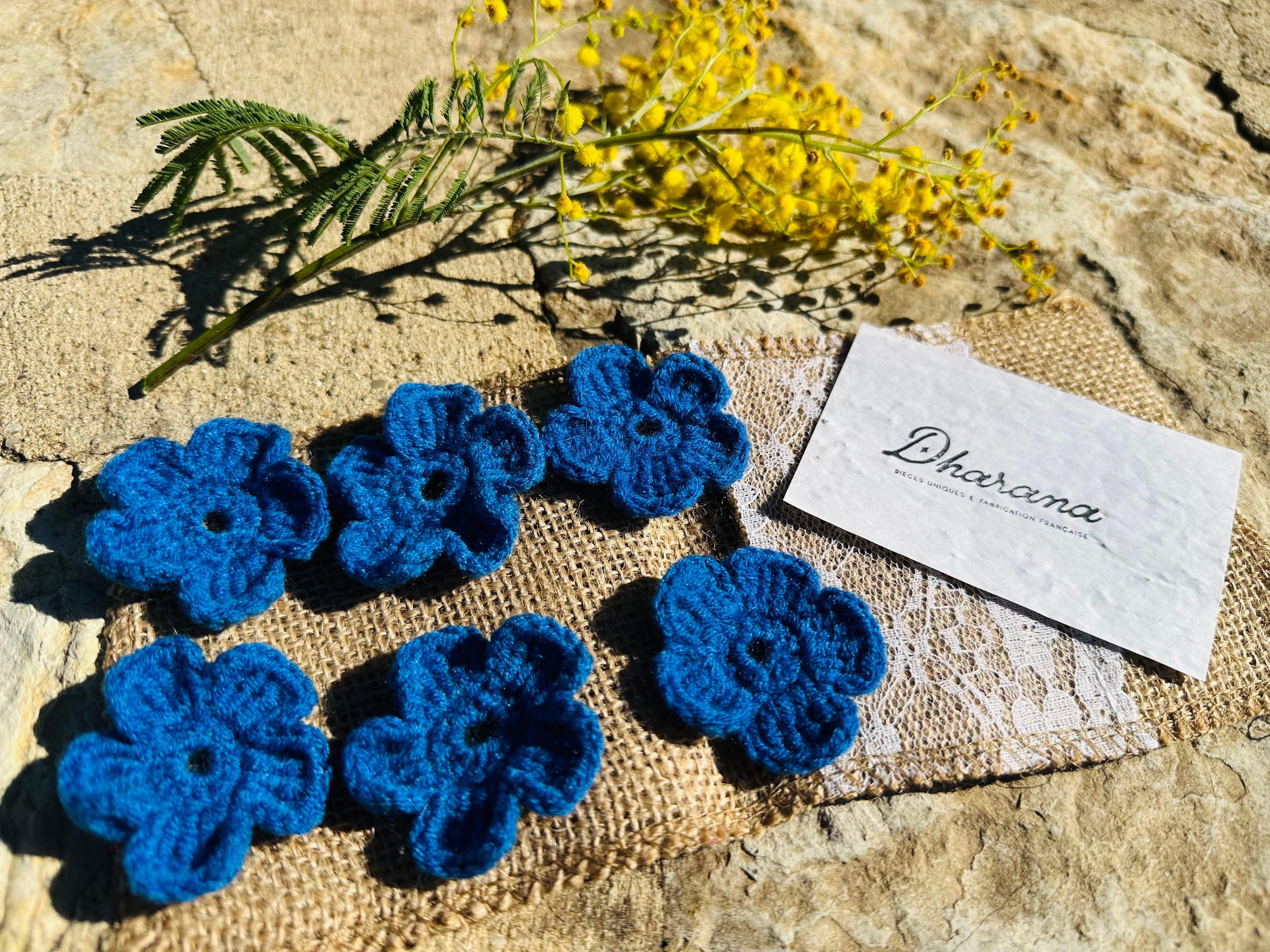 Couvre boutonnière fleurs crochet