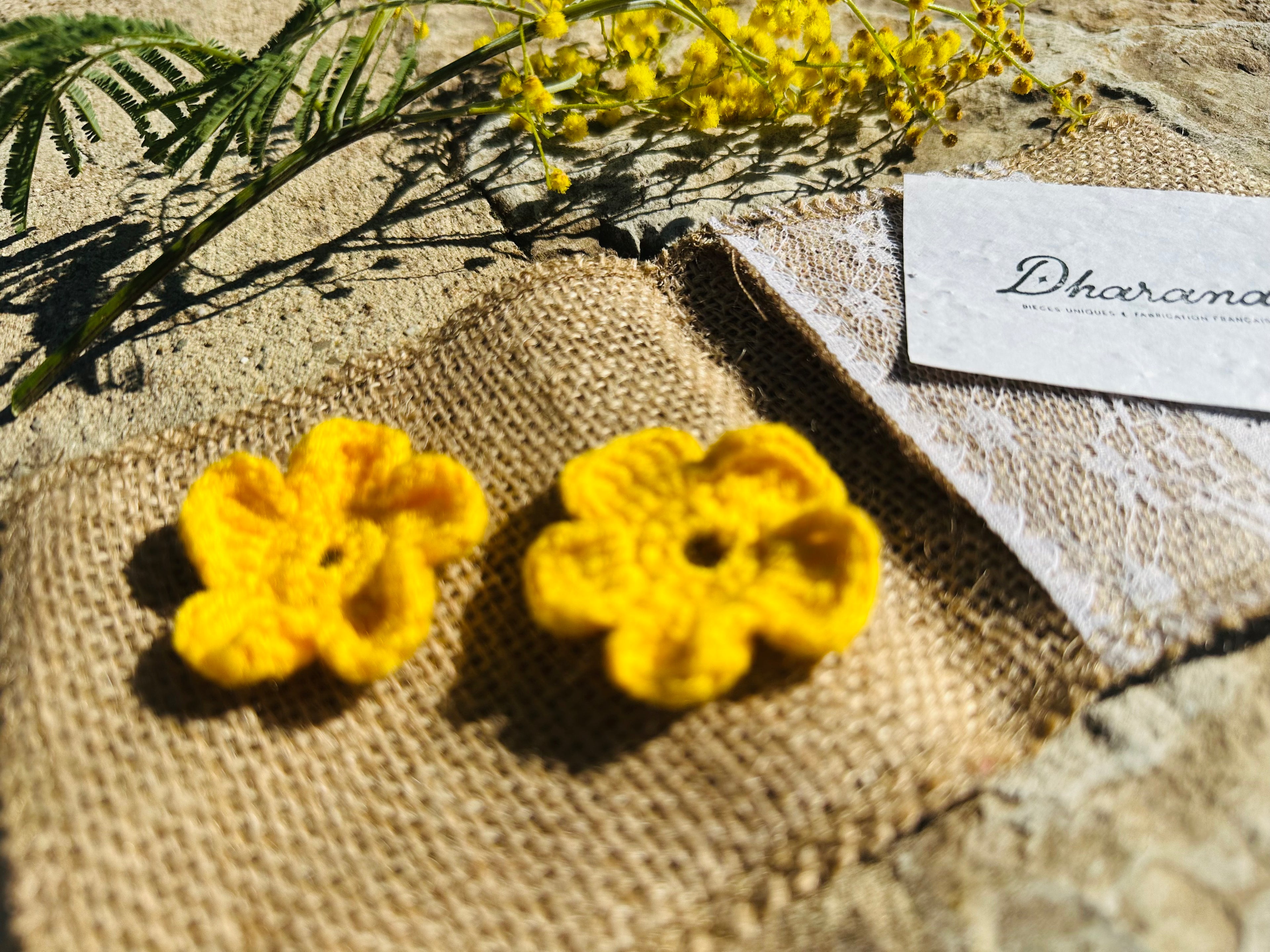 Couvre boutonnière fleurs crochet