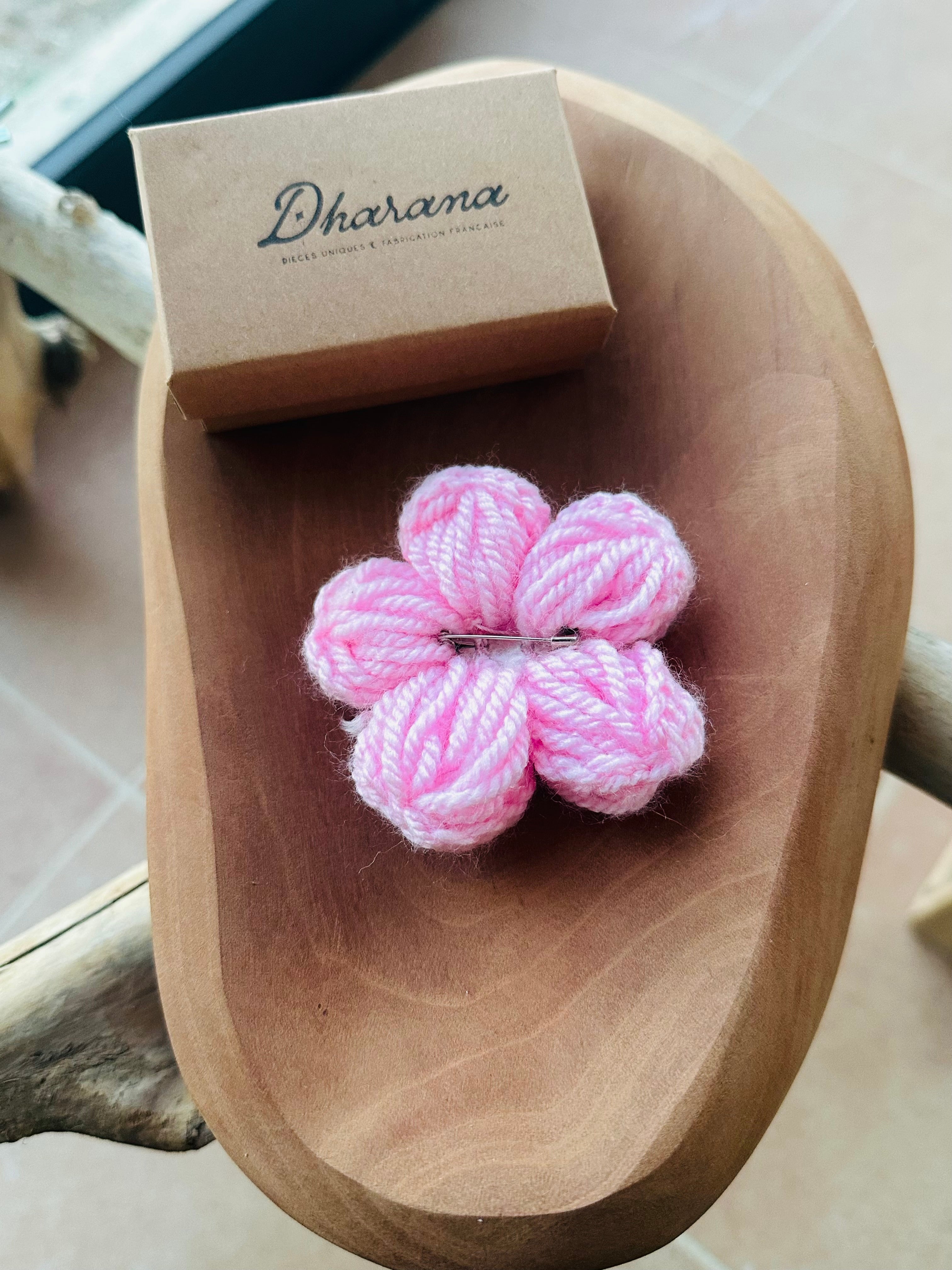 Broche marguerite moyenne rose