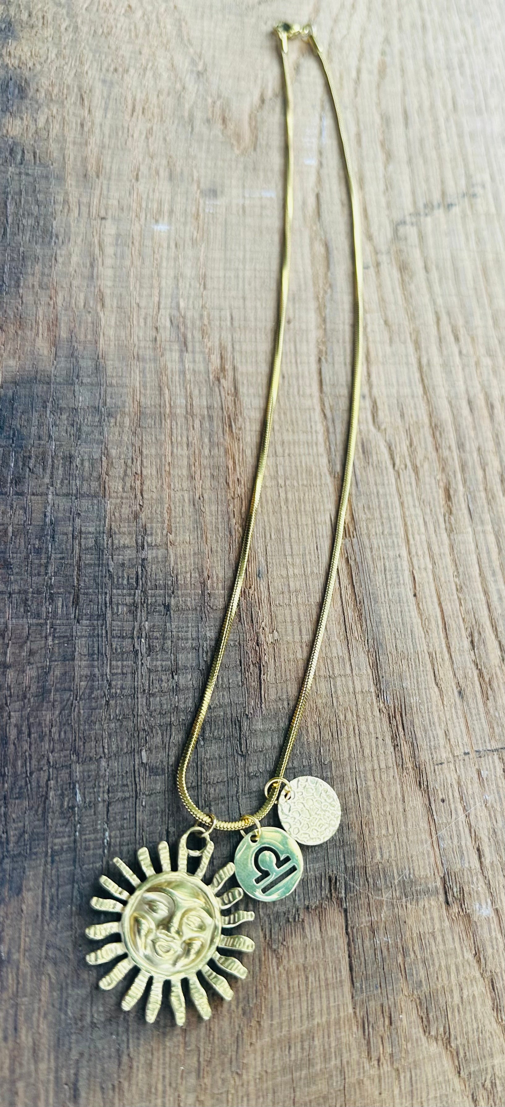 Collier « balance ♎️ »