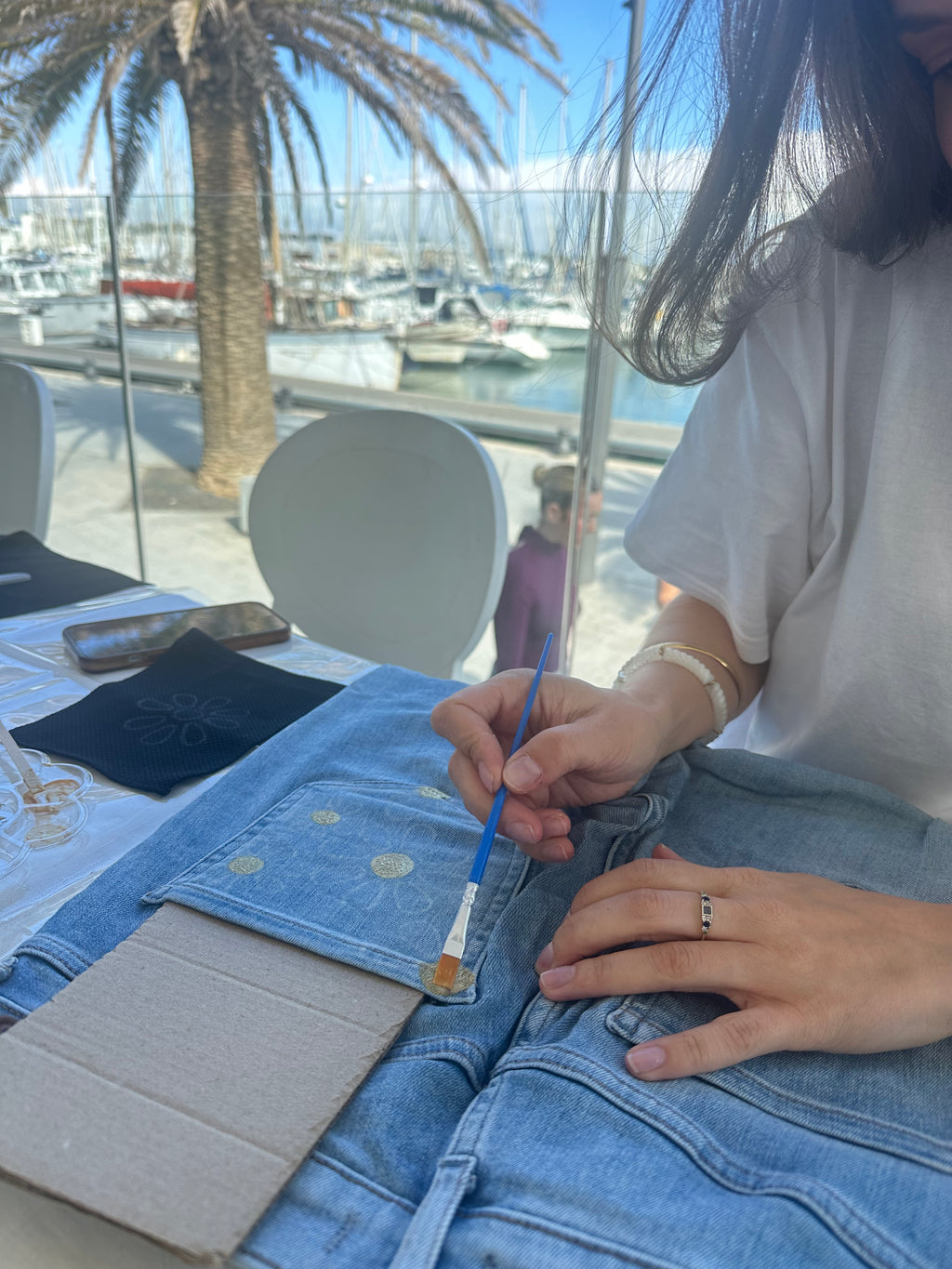 « atelier peinture sur vêtement »Samedi 10 octobre à 14h30 chez déco Deci Dela
