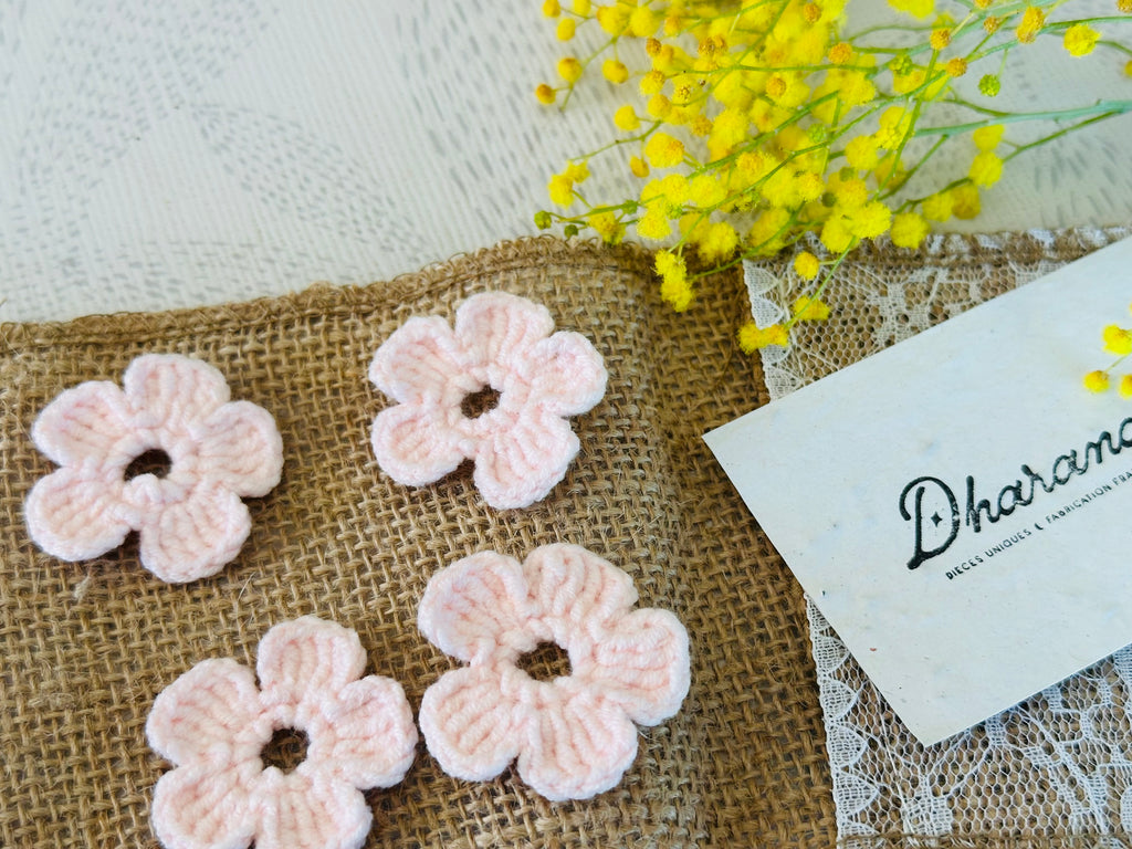 Couvre boutonnière fleurs crochet