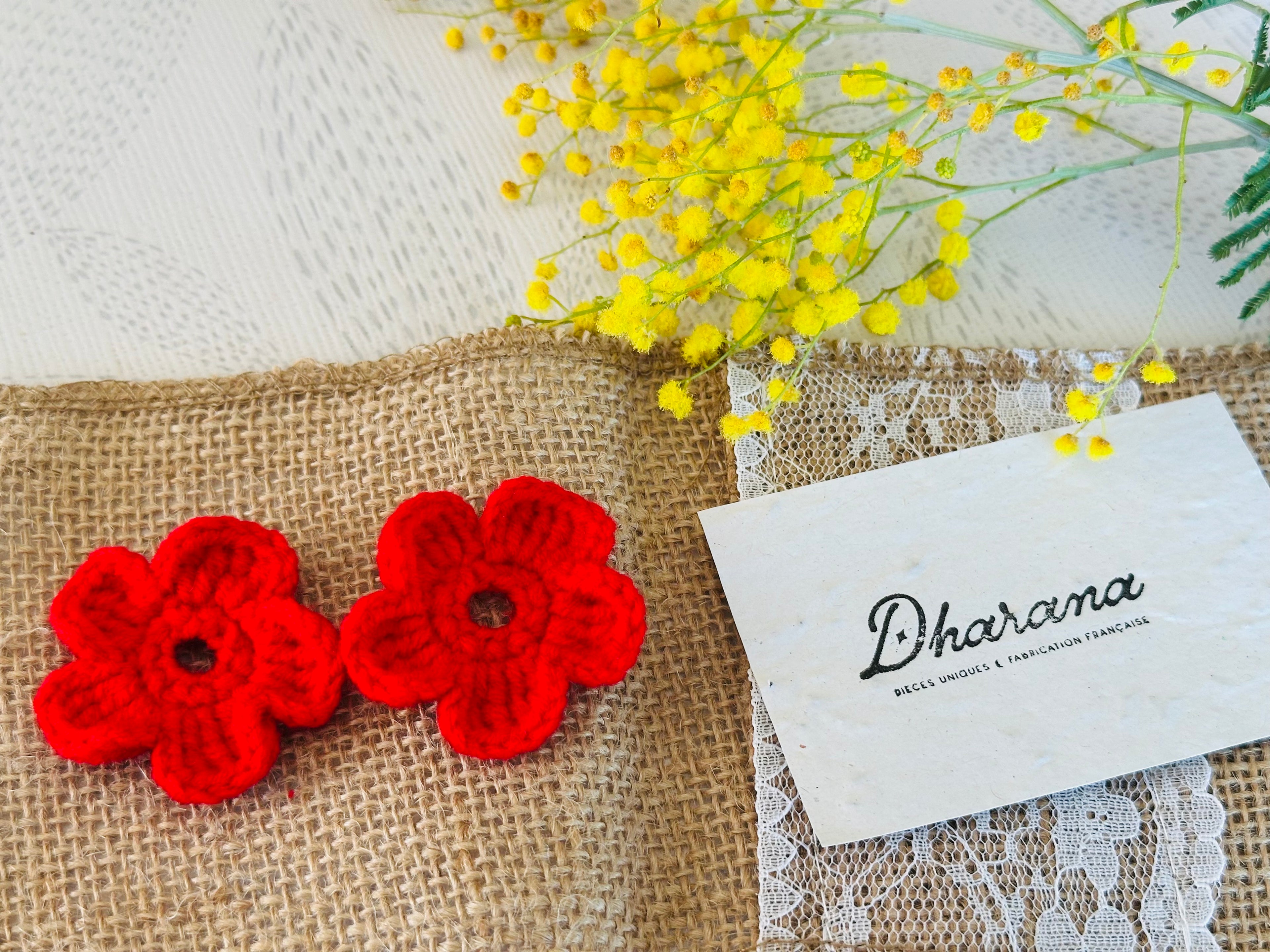 Couvre boutonnière fleurs crochet