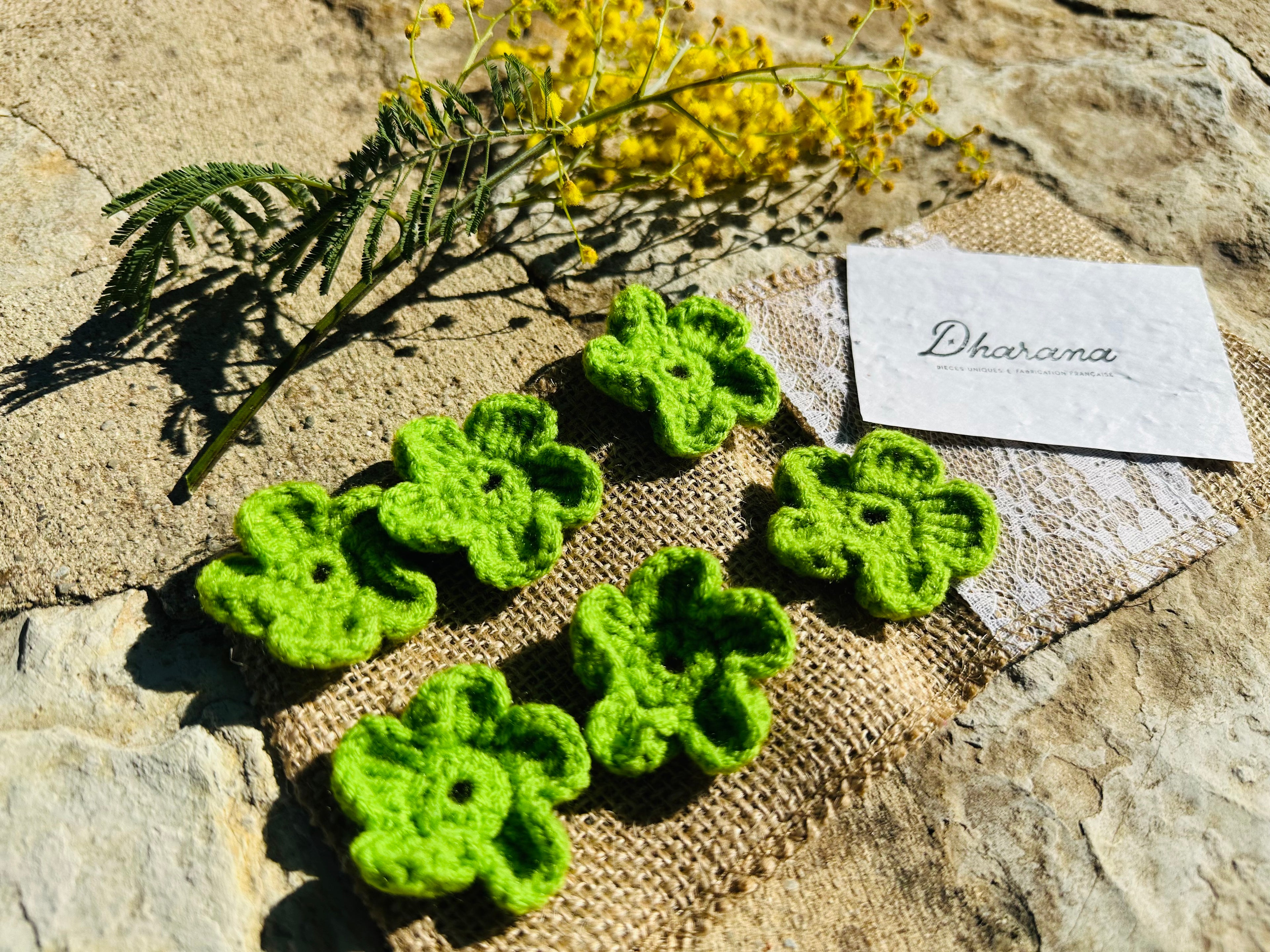 Couvre boutonnière fleurs crochet