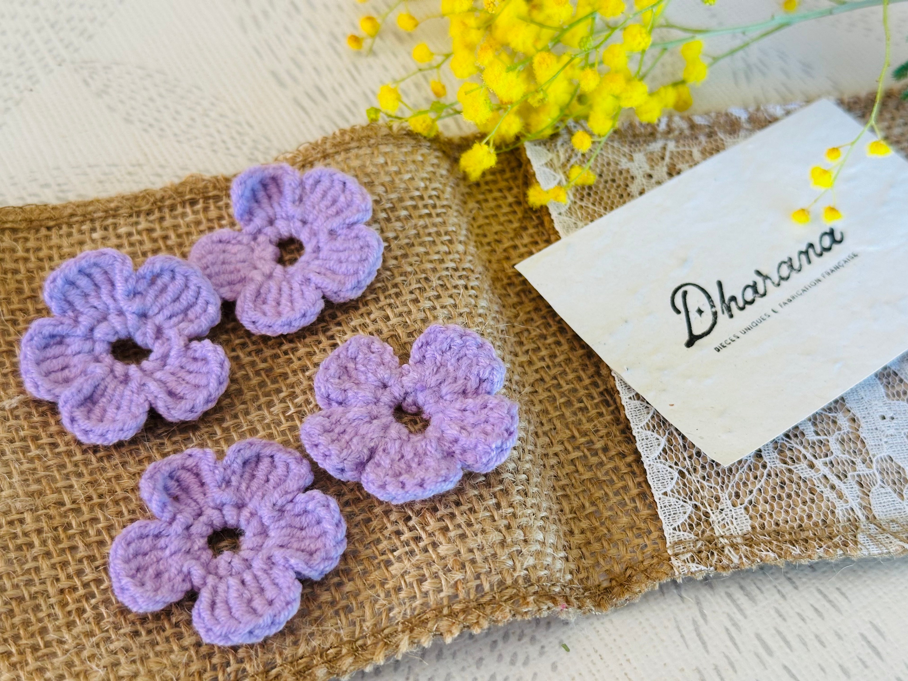 Couvre boutonnière fleurs crochet