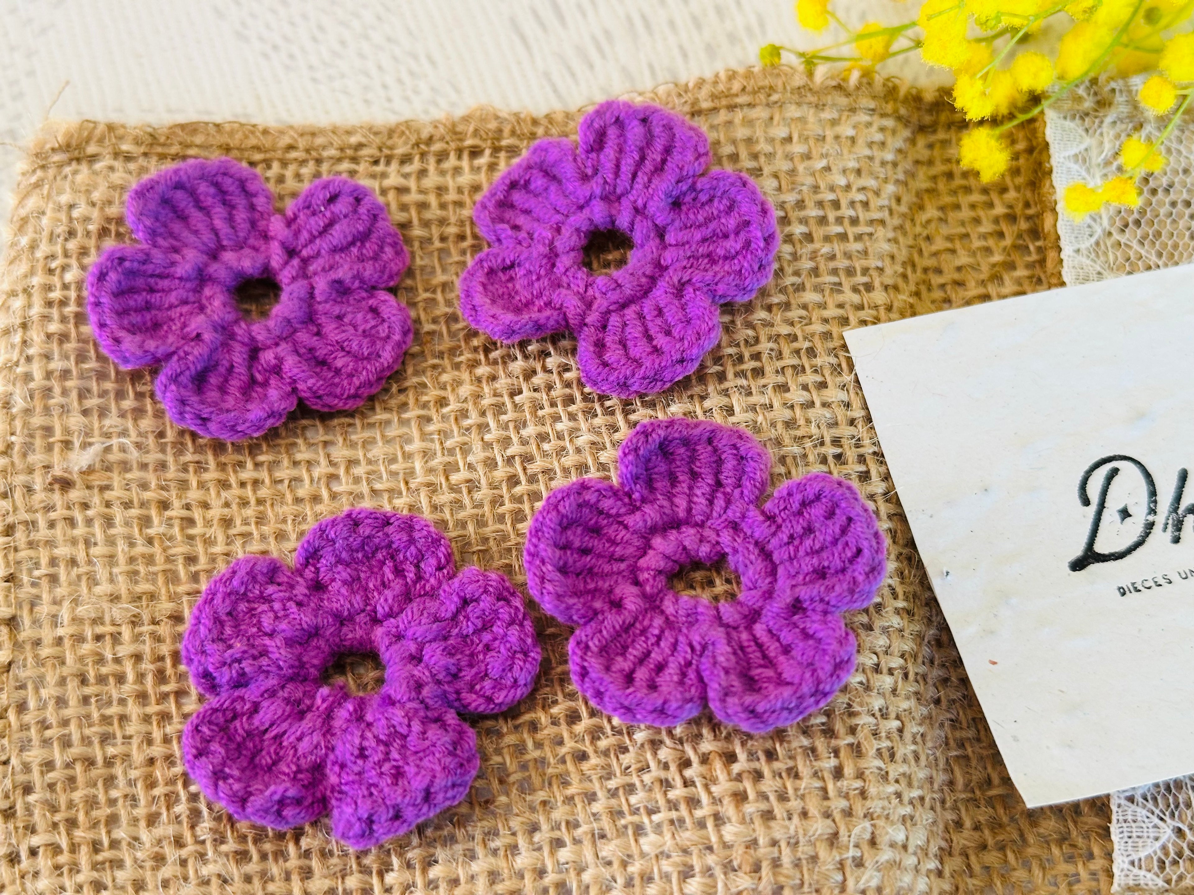 Couvre boutonnière fleurs crochet