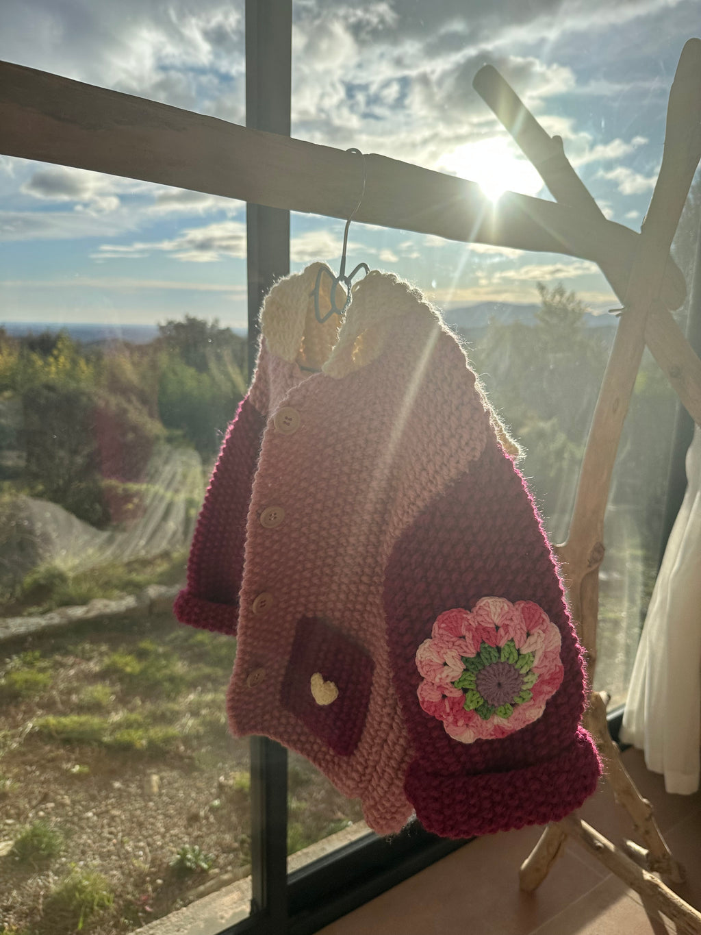 Veste capuche coeurs & fleurs