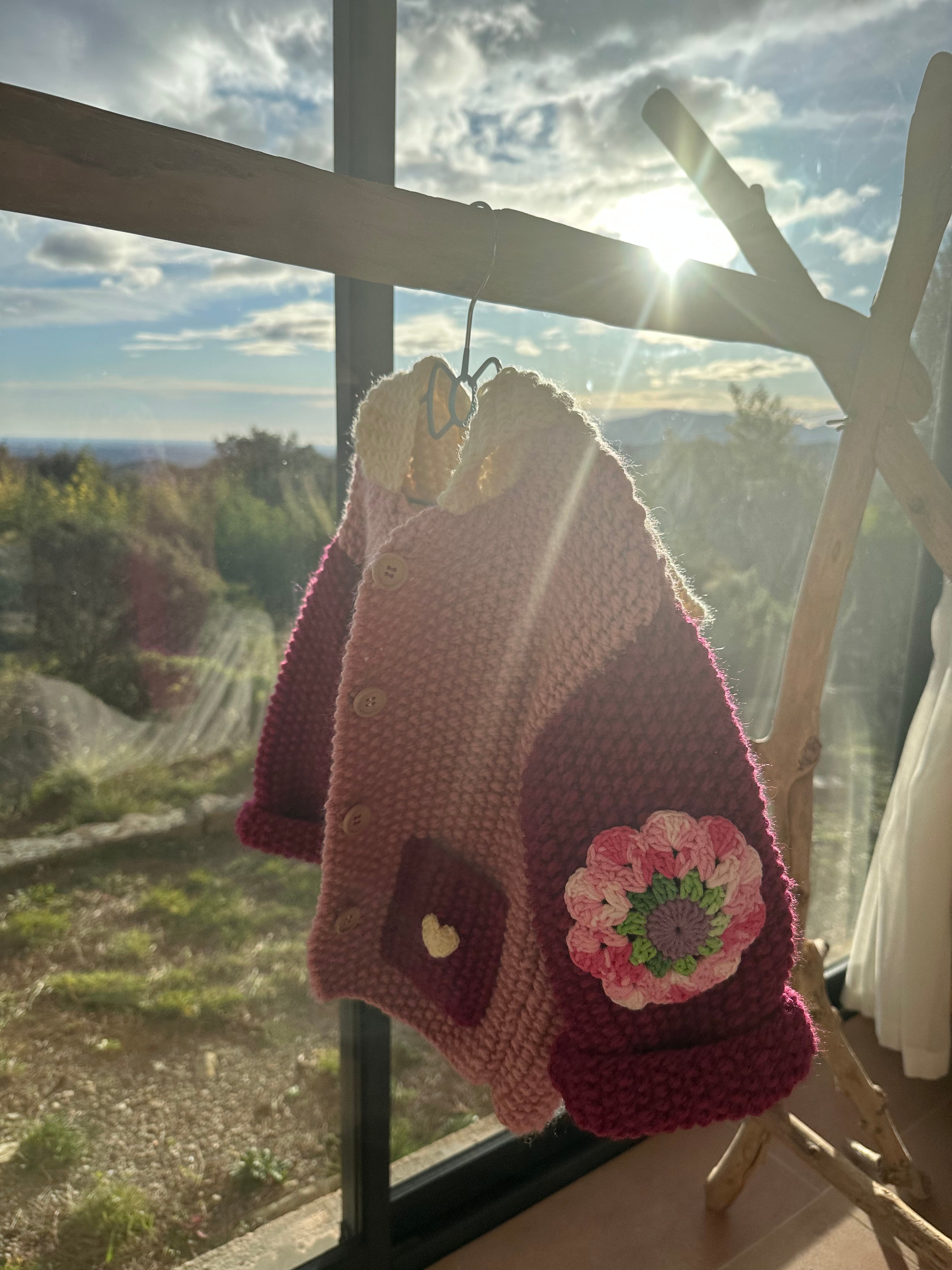 Veste capuche coeurs & fleurs