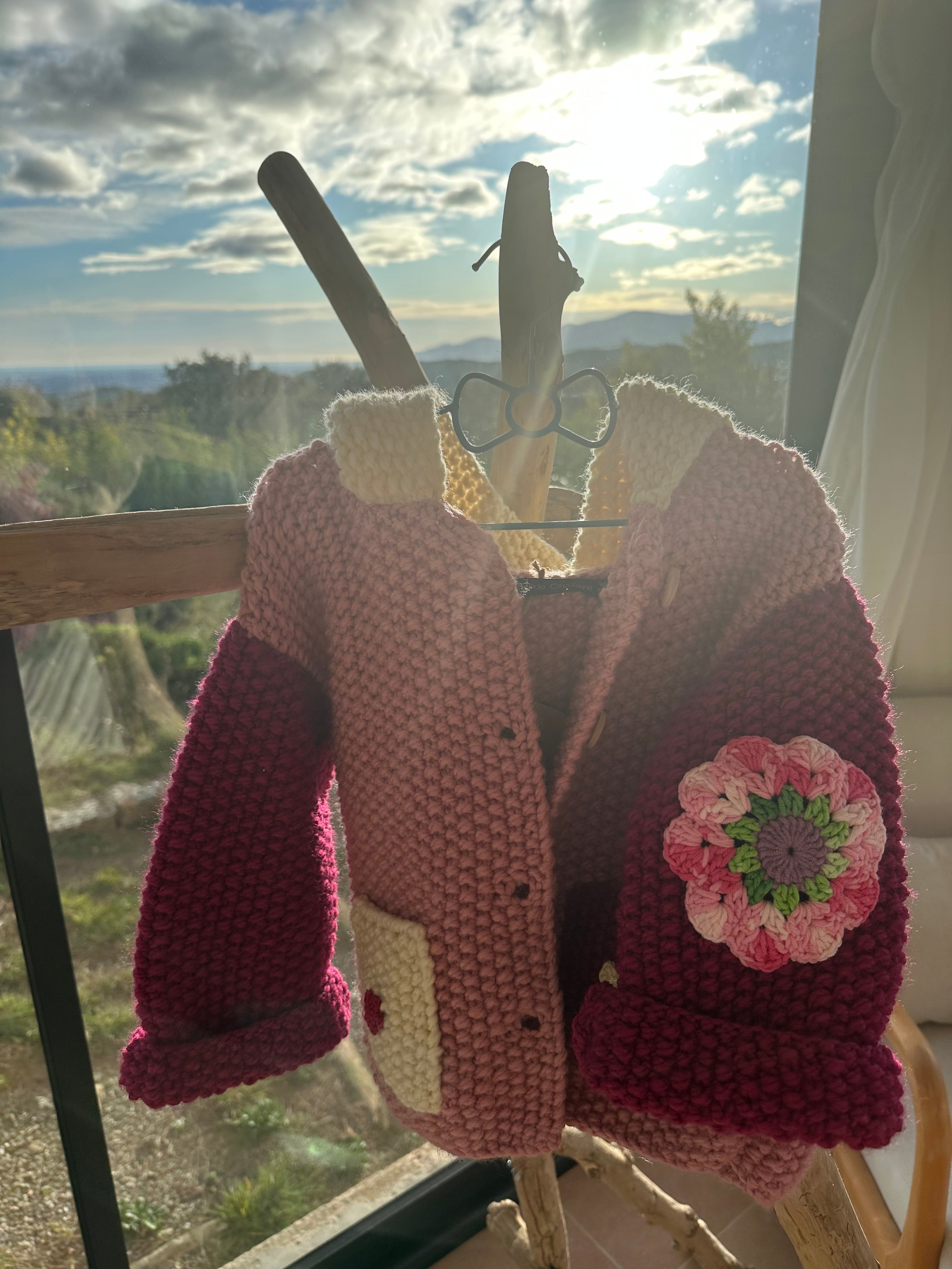 Veste capuche coeurs & fleurs