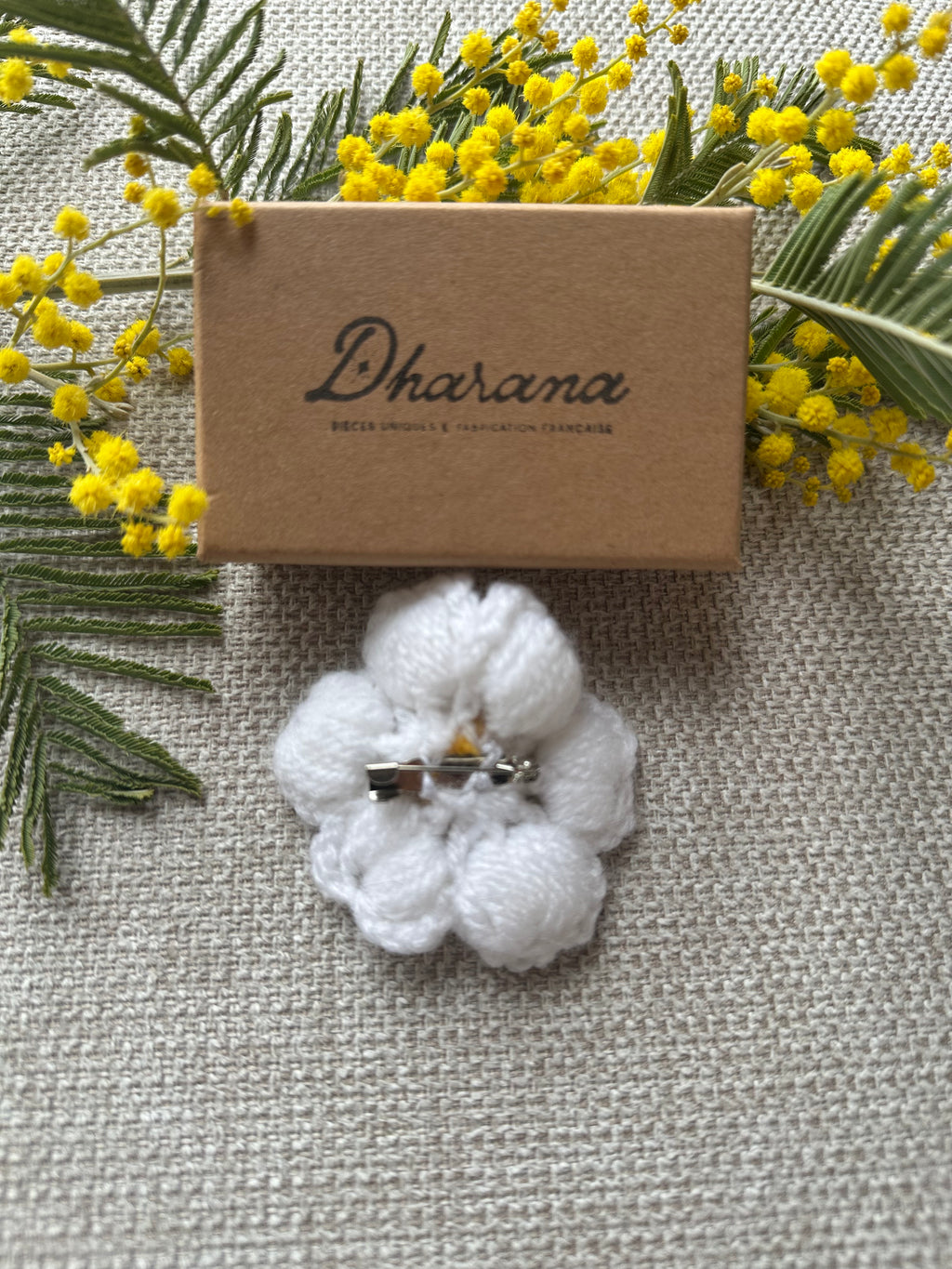 Broche camélia