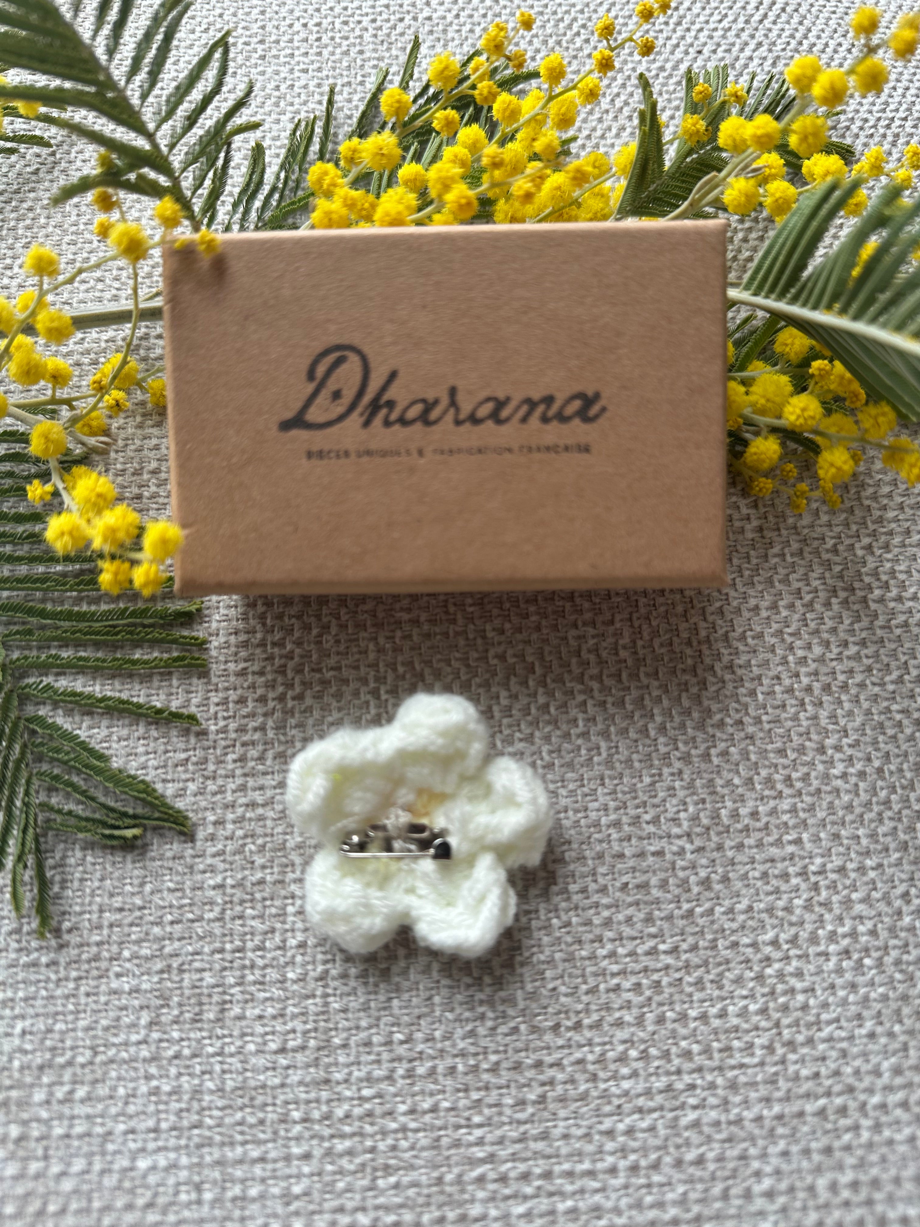 Broche Marguerite Jaune Clair