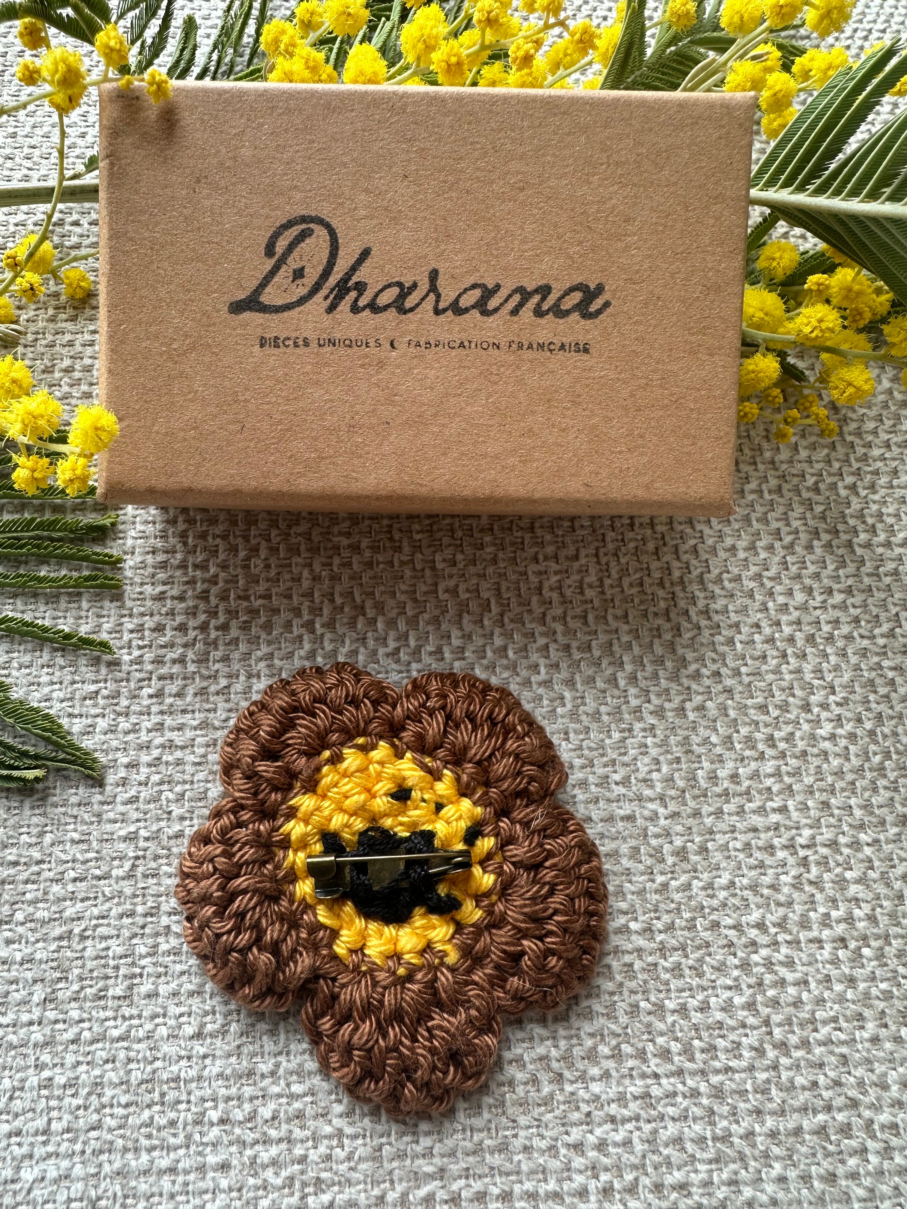 Broche Fleur Smiley Marron