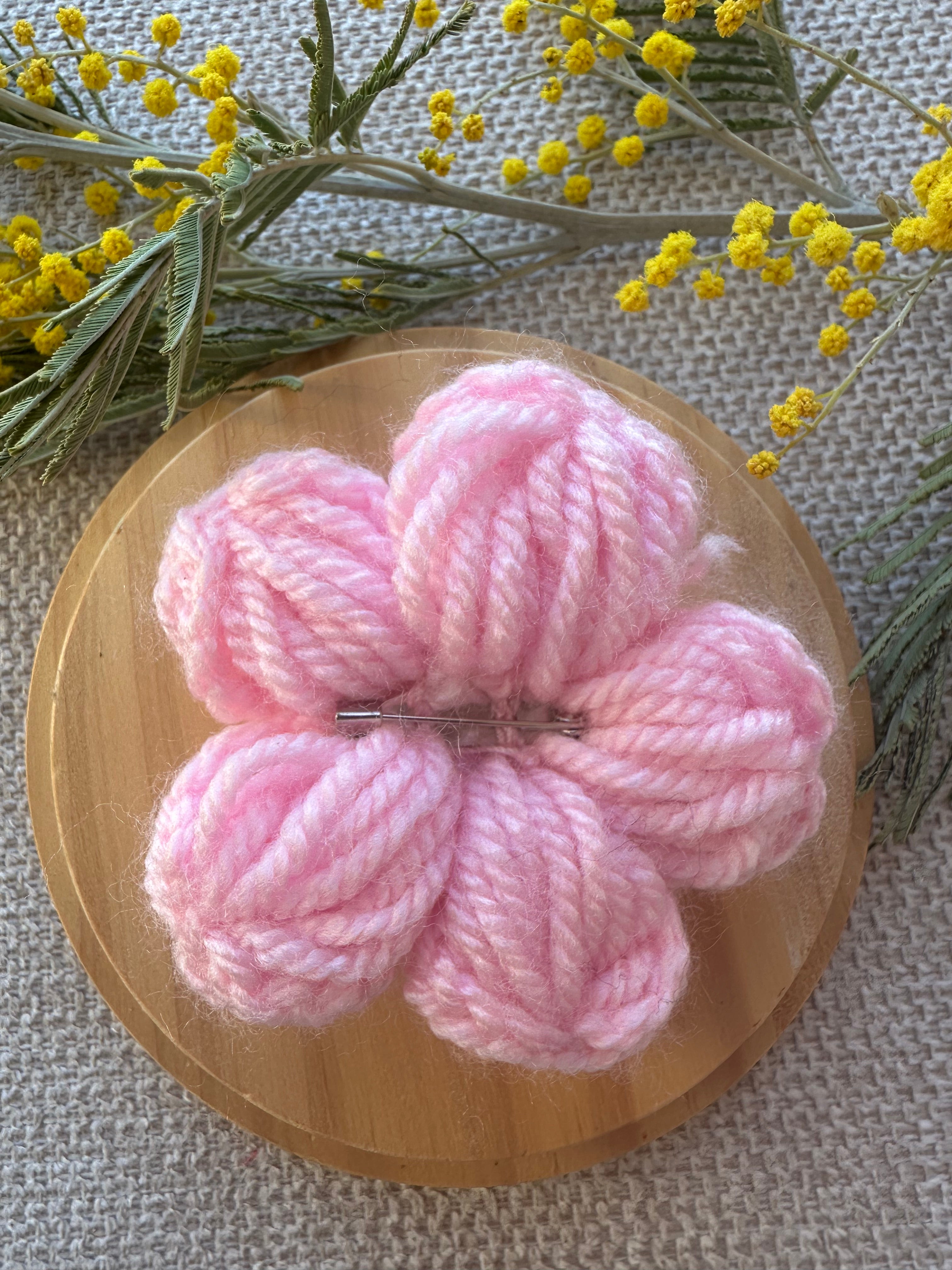 Broche marguerite moyenne rose