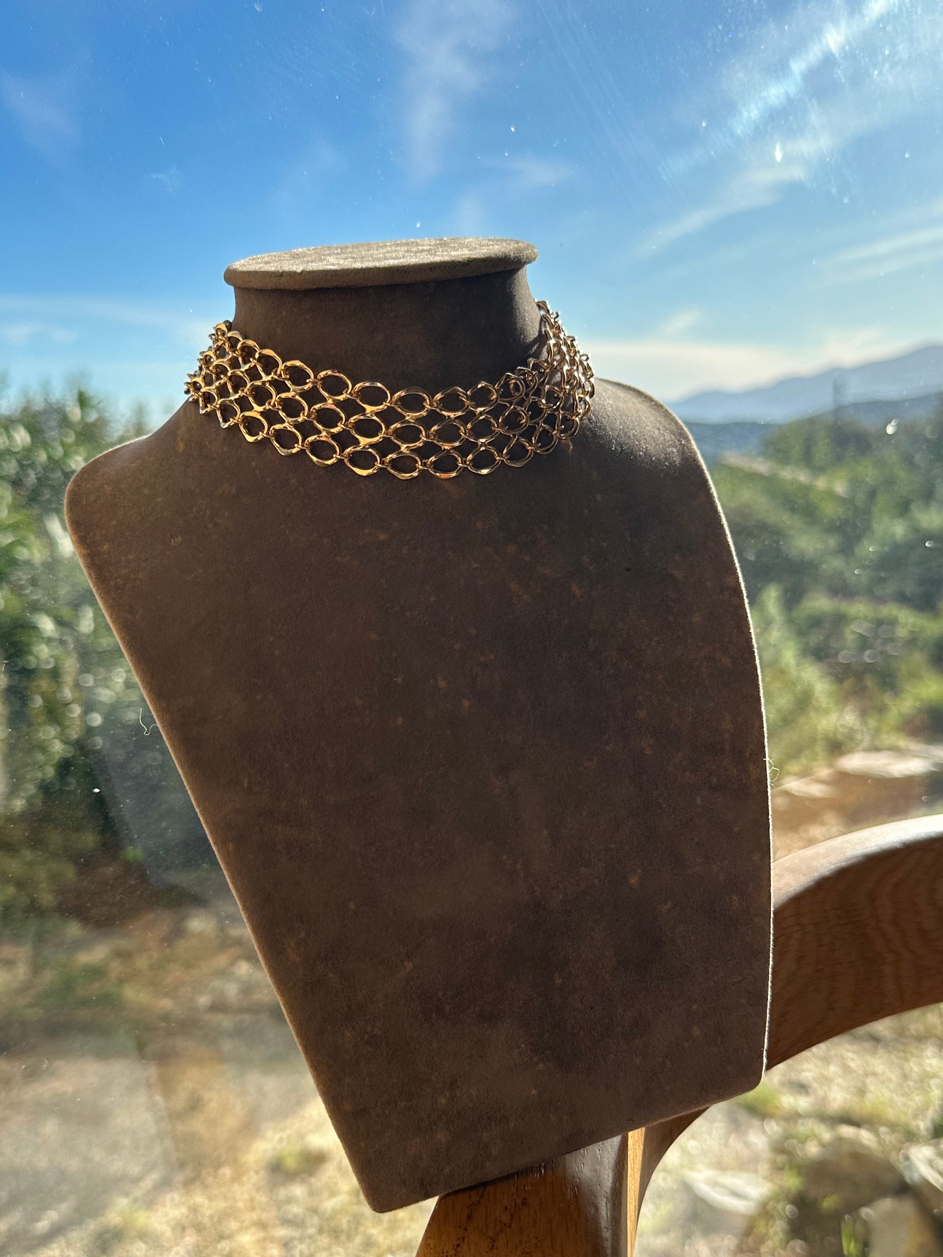 Collier Doré Ras de Cou