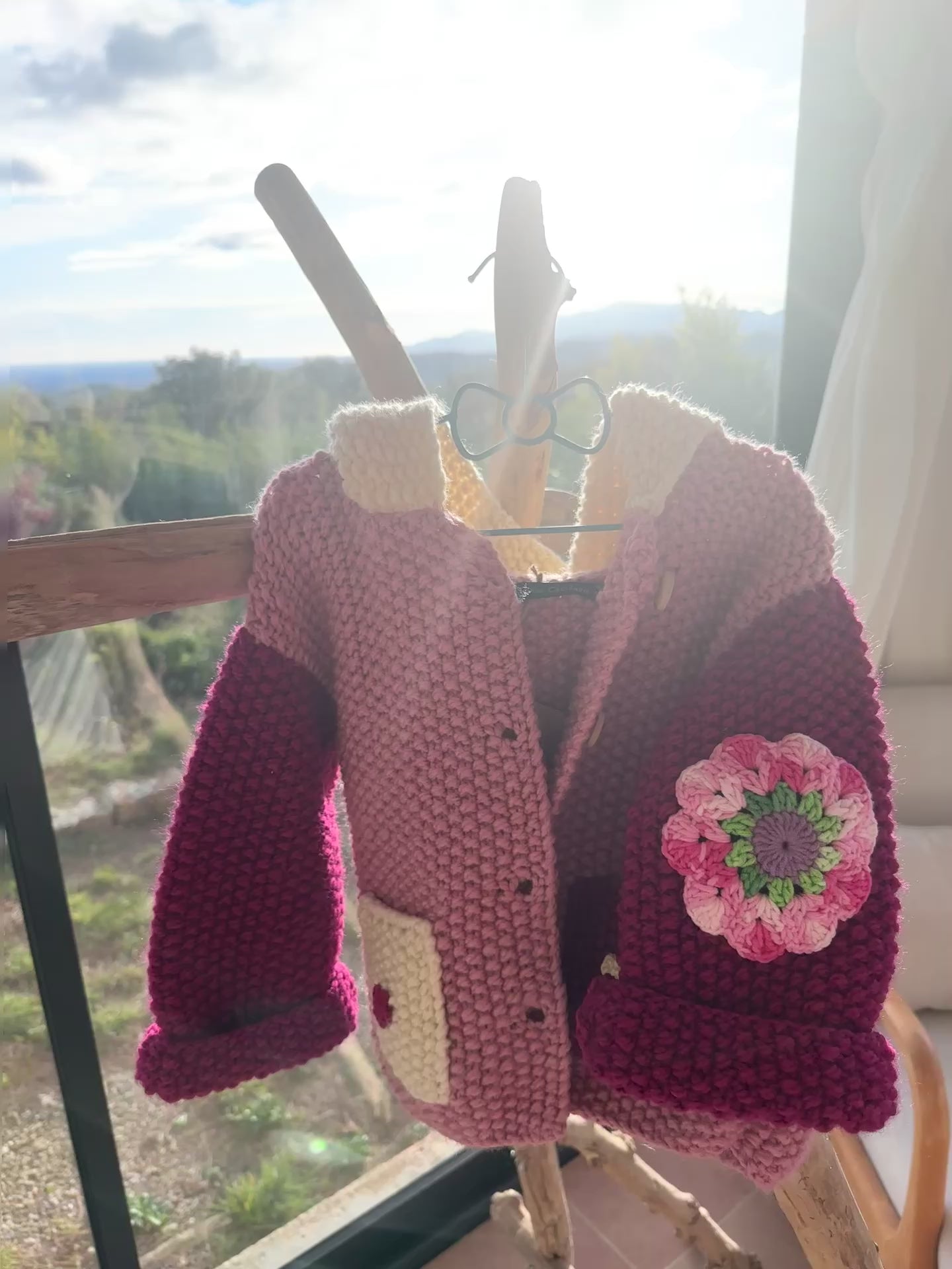 Veste capuche coeurs & fleurs